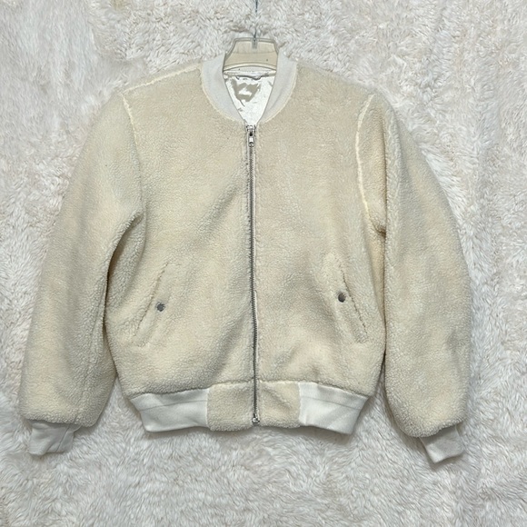 Skylar + Madison cream color Sherpa bomber style jacket, size small - Picture 8 of 10